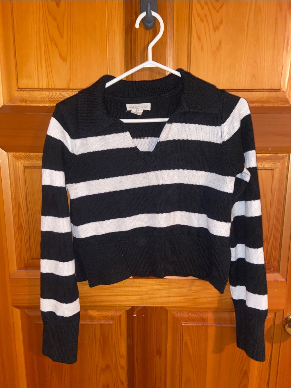 Striped V-Neck Collared Sweater - Black & White